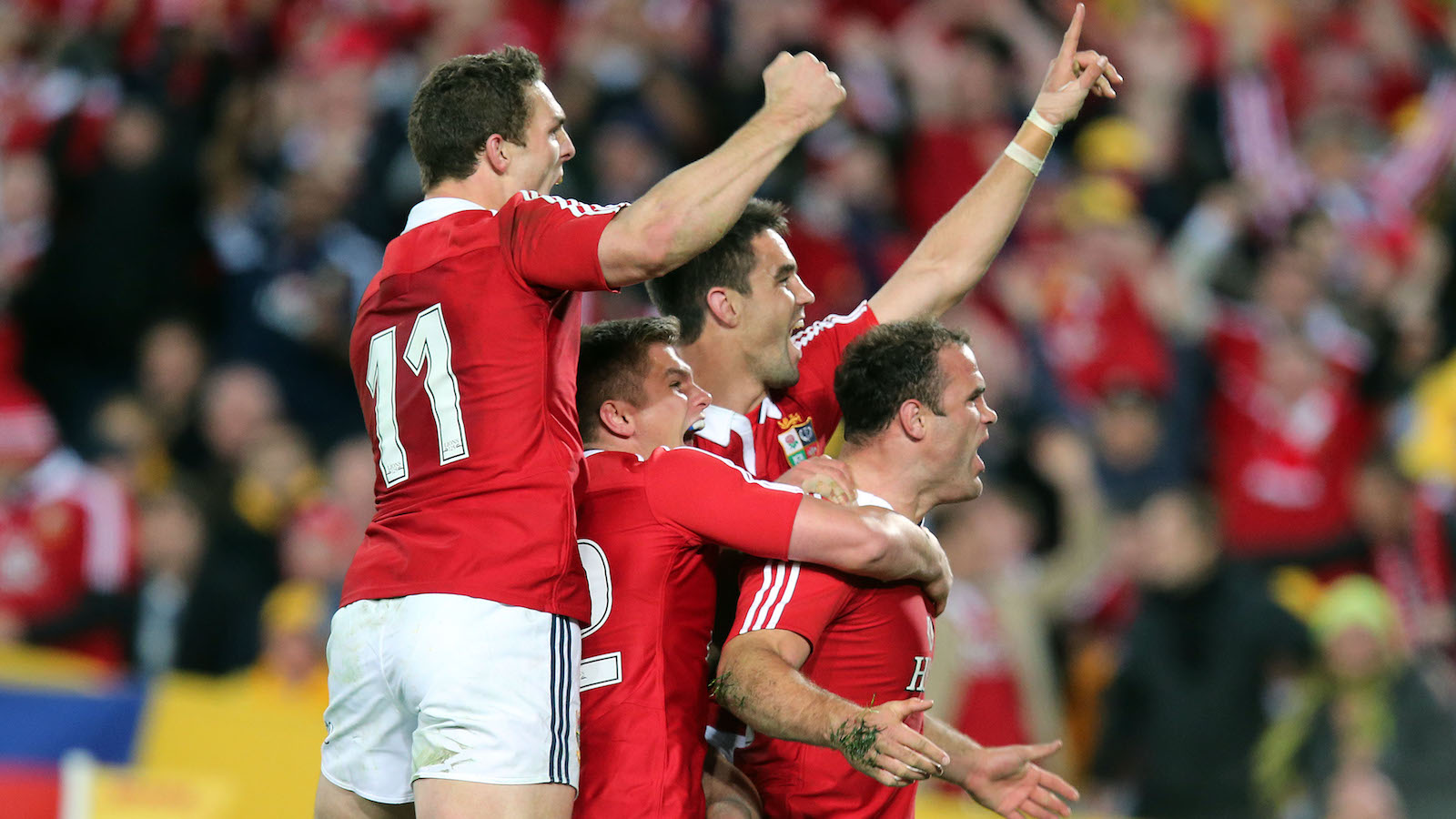 Roberts returns to Welsh regional rugby with Dragons