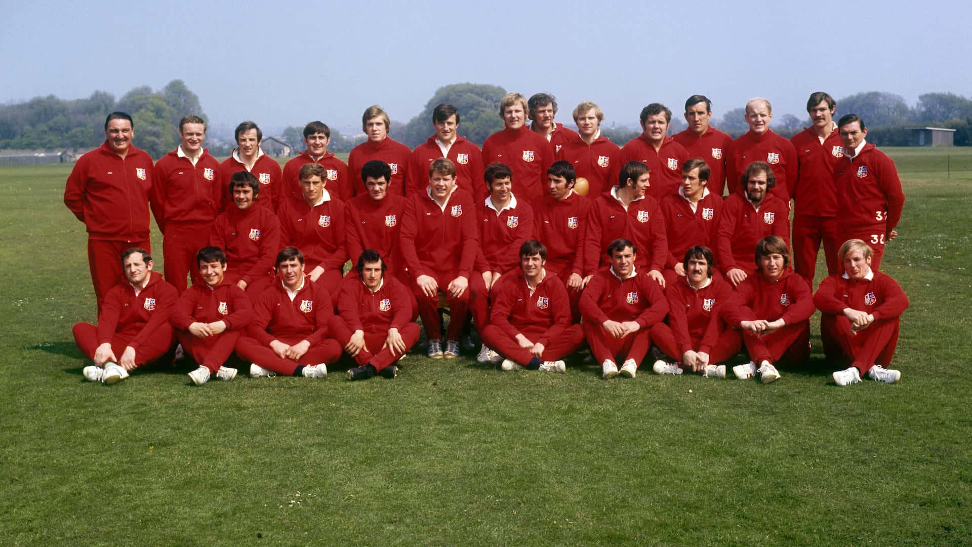 Lions legend Duckham dies aged 76