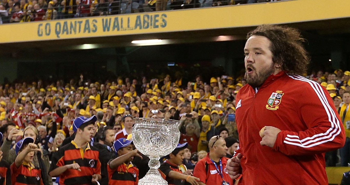 Prop Jones announces his international retirement