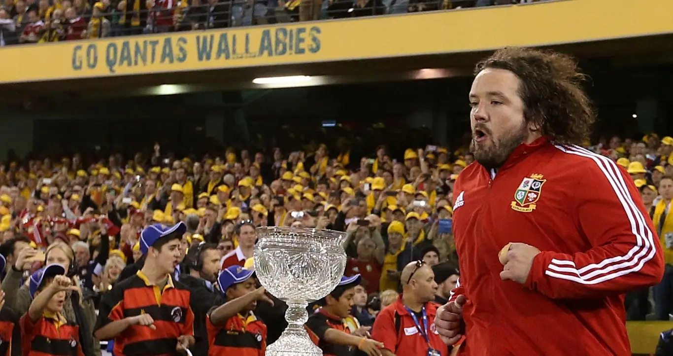 Prop Jones announces his international retirement