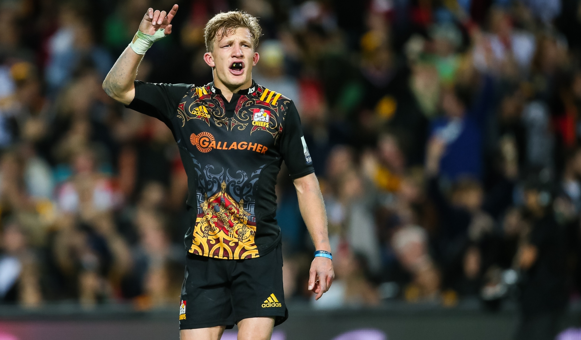 Chiefs and Hurricanes dazzle in Super Rugby quarter-finals