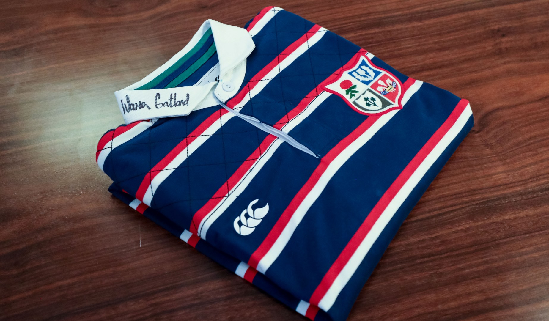 Win a jersey signed by Warren Gatland