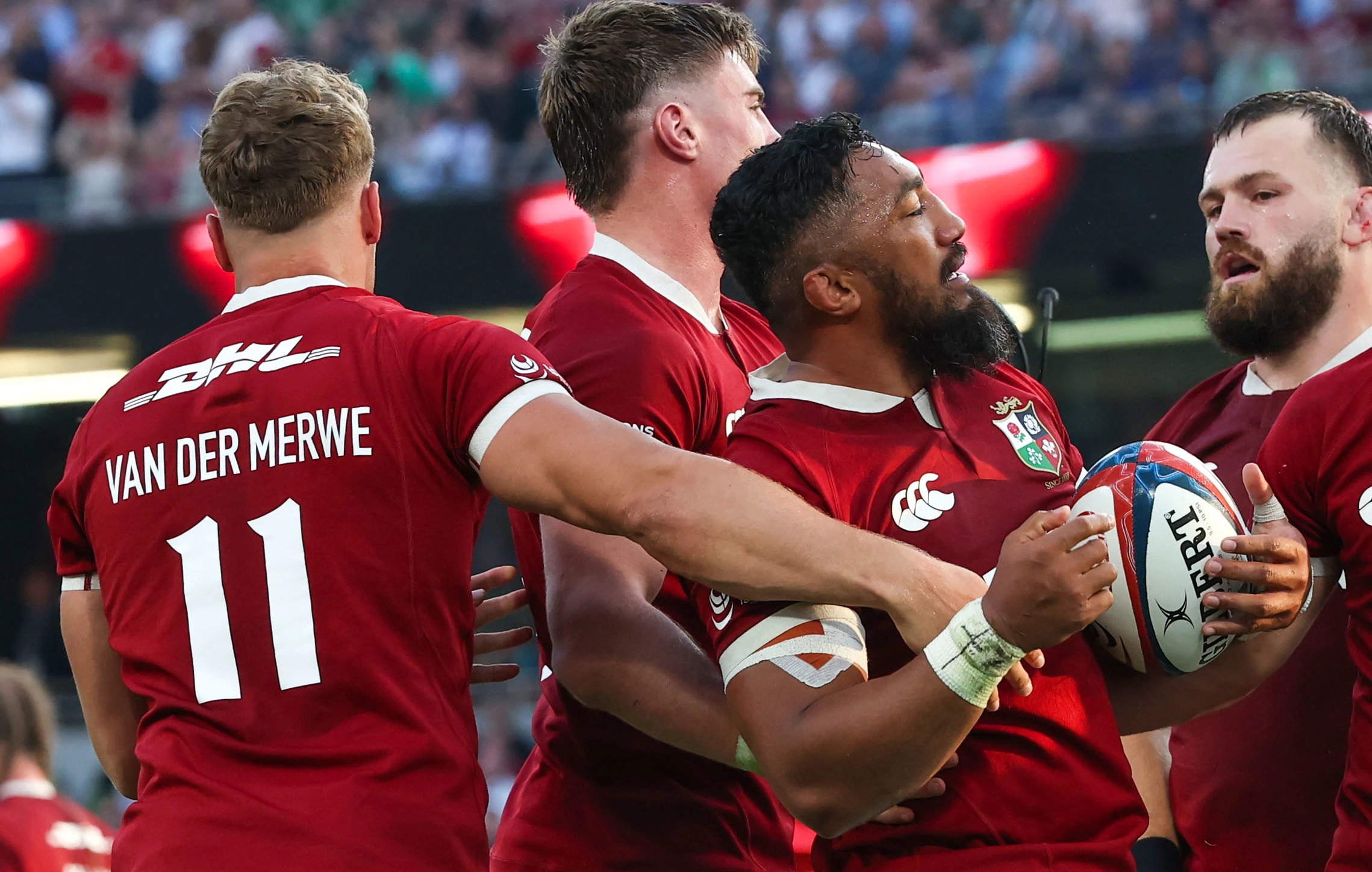 Bundee Aki