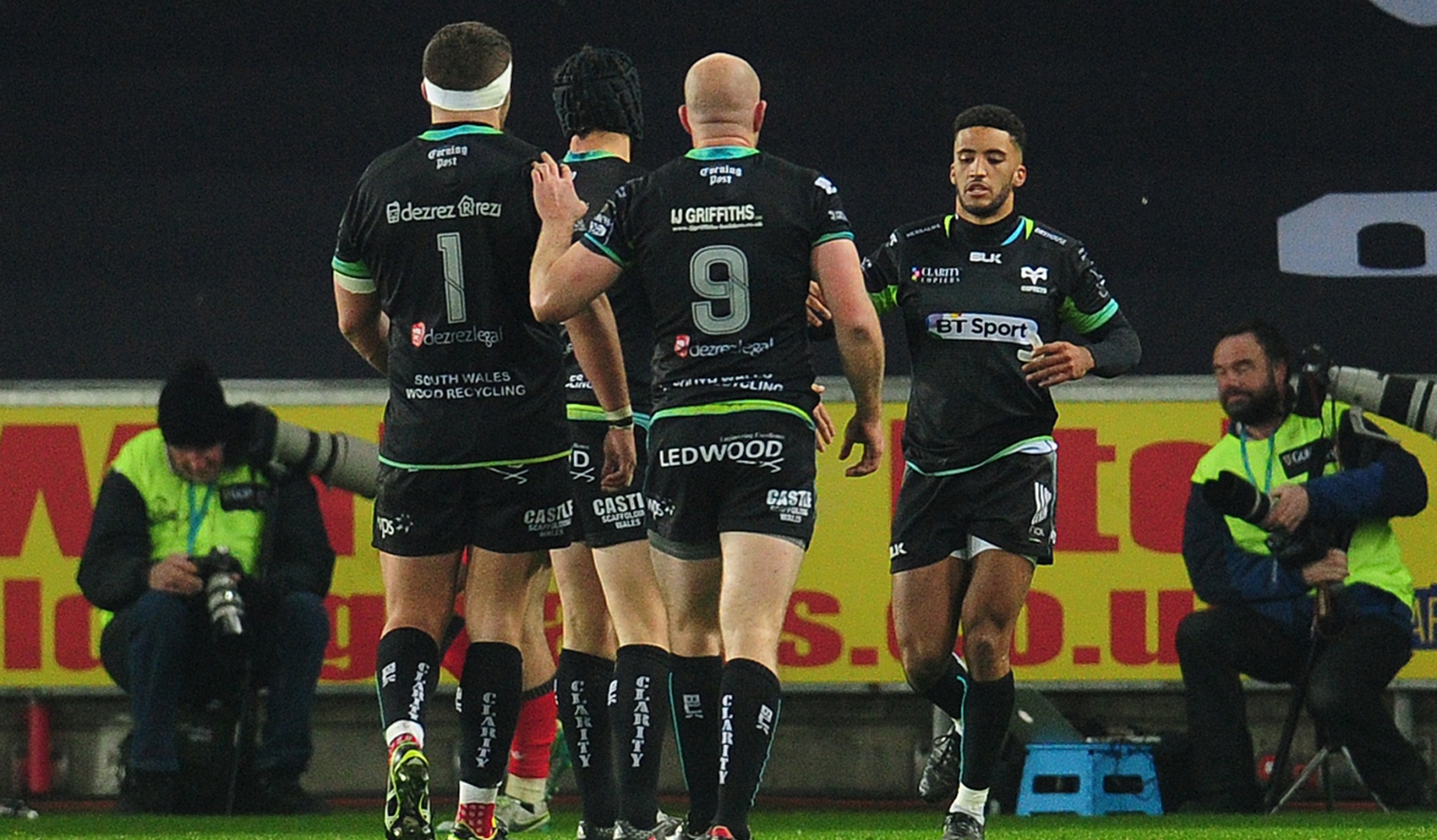 LionsWatch: Giles and Jones impress for Ospreys but Munster march on