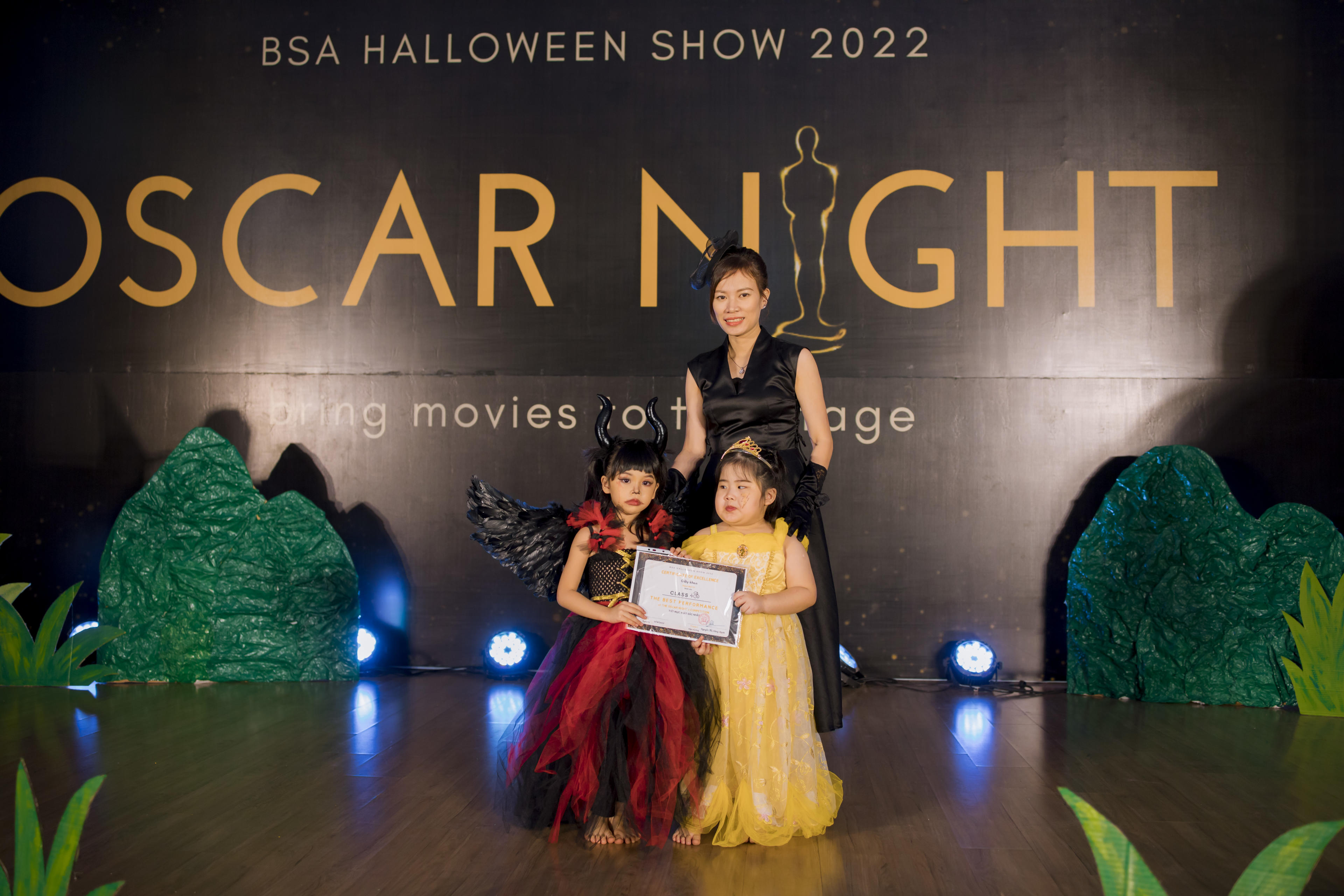 Cover Image for OSCAR NIGHT 2022 IN KINDERGARTEN