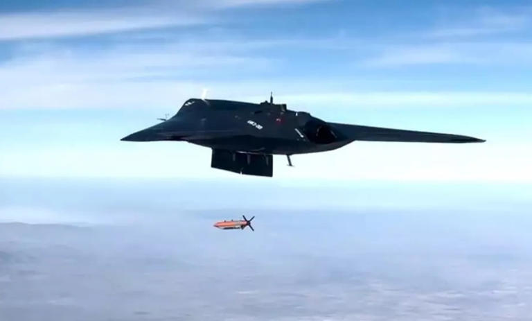 ANKA 3: The Stealth Turkish UAV with TOLUN bombs a big threat to Greece. The first successful shot of a TOLUN guided bomb dropped from the bomb depot of Turkey's second prototype ANKA 3 Stealth UAV.