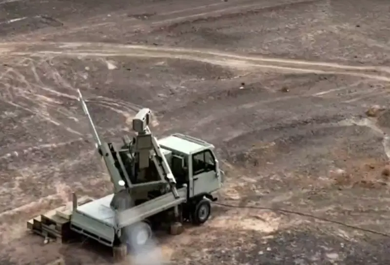  Iran has commissioned an improved Azarakhsh air defense system. A cheap truck, a simple radar, an electro-optical system and 4 missiles similar to the AIM-9 make up the self-propelled anti-aircraft system. We would do it too, but...