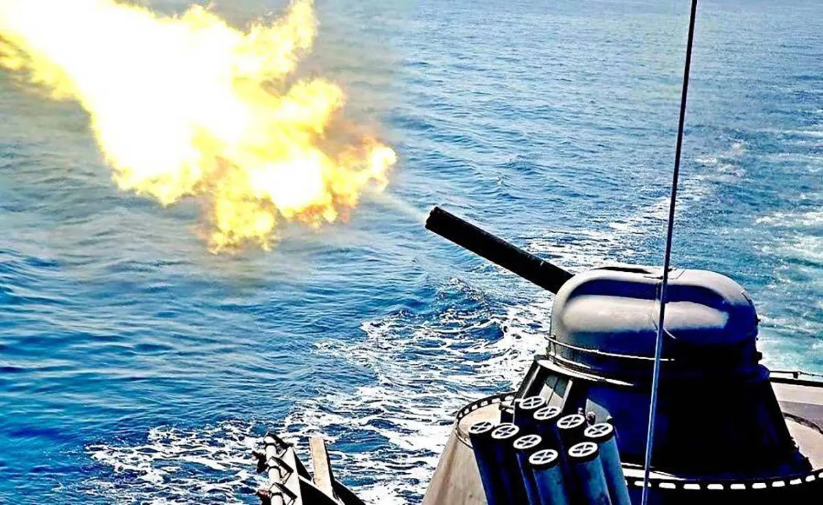 Why a ship's short-range gun loses to a swarm of drones! In April 2026, in Sevastopol, the defeat of two border patrol ships (PSKR) Project 22460 was confirmed. The attack was carried out with 43 KAMIKAZE UAVs and USVs with an explosive warhead