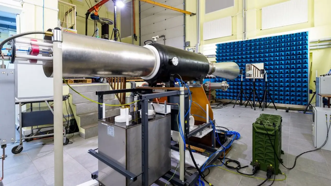 Poland is developing an electromagnetic device to combat drones. The devices use simple technology found in old microwave radars: a magnetron, pulse-accumulating and shaping equipment, and a simple horn antenna.