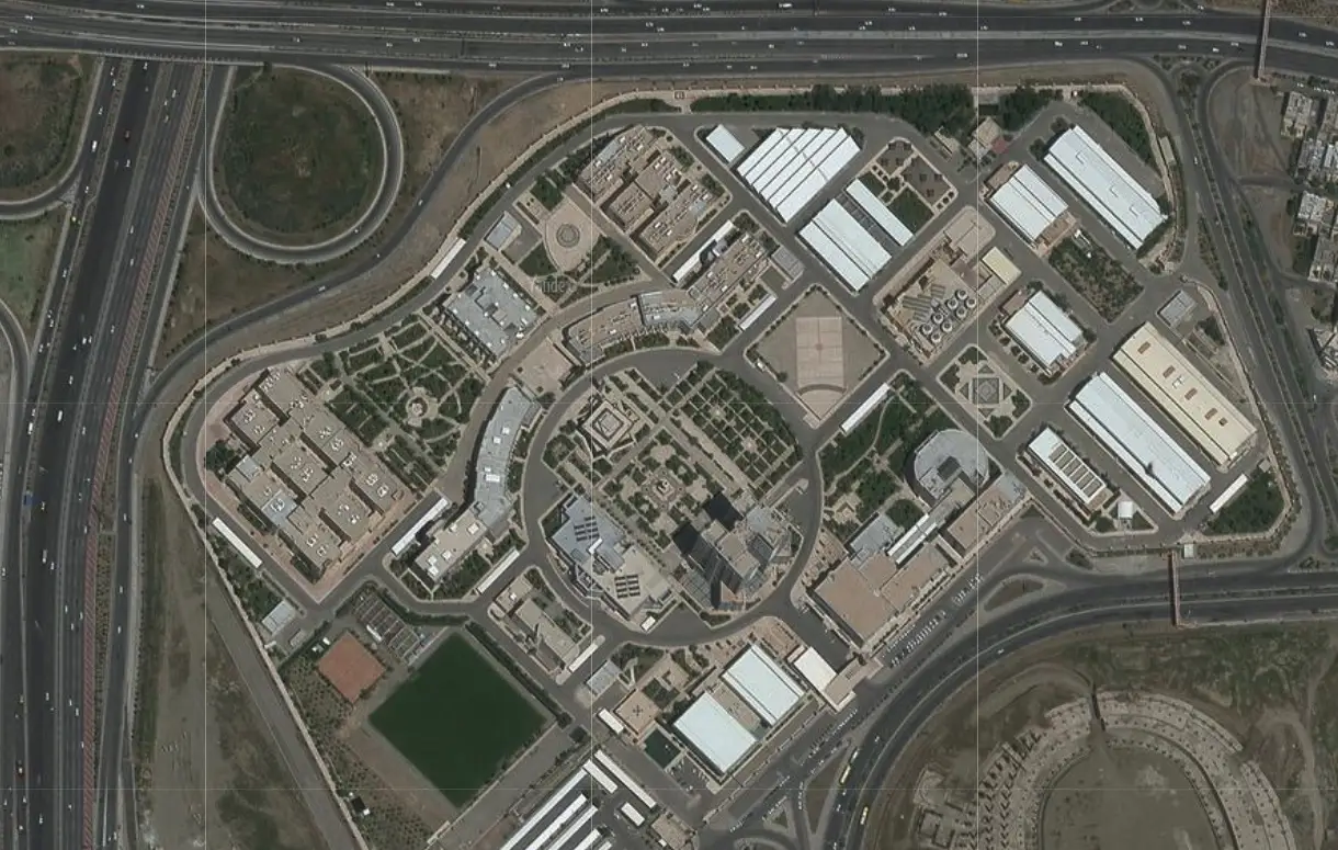 The Iranian political system and the American challenge: complex but instructive aspects of the confrontation, the Russian point of view. What the 11 F-22s were doing inside Iran's airspace and the surprise of interference Iran's anti-aircraft systems.