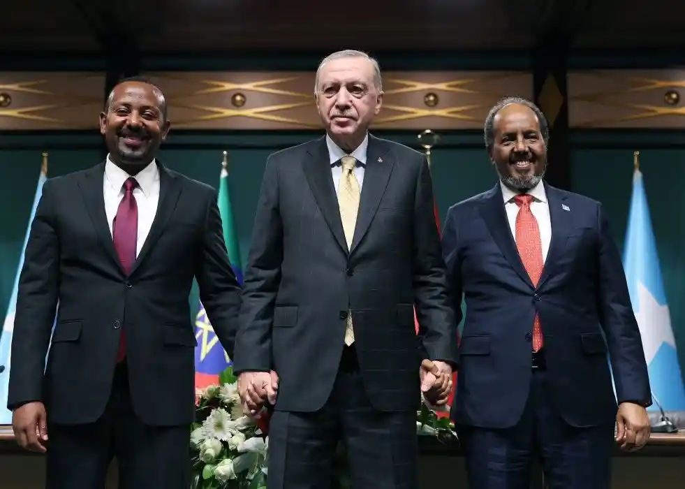 Turkey brings Somalia and Ethiopia together for peace! The good peacemakers Turks who will save the world, with Erdogan's successes in Syria and elsewhere! Sleep soundly in Greece, the Turks send weapons to illegal immigrants.