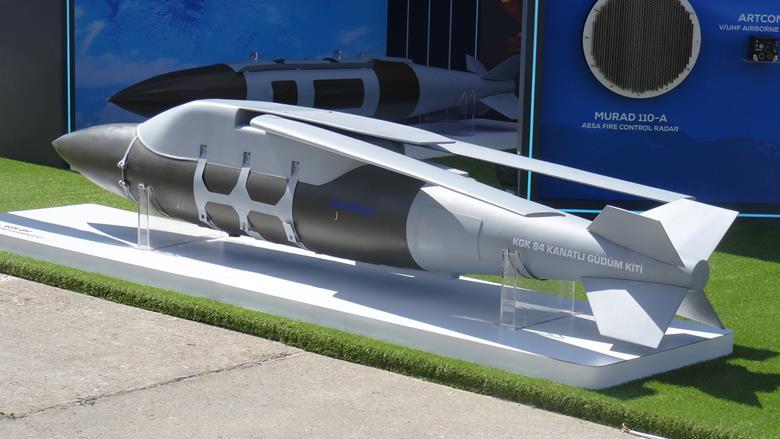 EDEX 2025 – Aselsan presents in detail the latest version of the KGK 84, the 2000-pound Mk 84 air bomb wing guidance kit, which is now capable of exceeding the 100 km mark with a total weight of 1098 kg