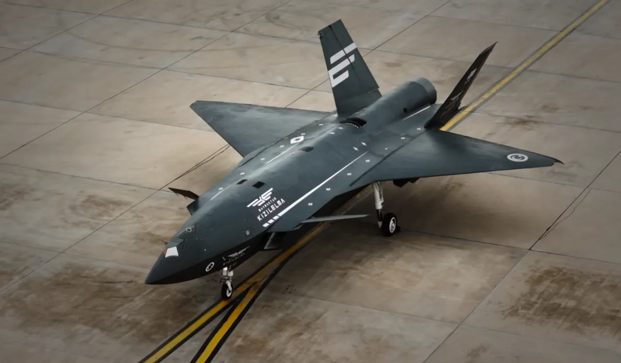 The Bayraktar KIZILELMA UAV "passively" tracked a passenger aircraft from a distance of 110 kilometers.