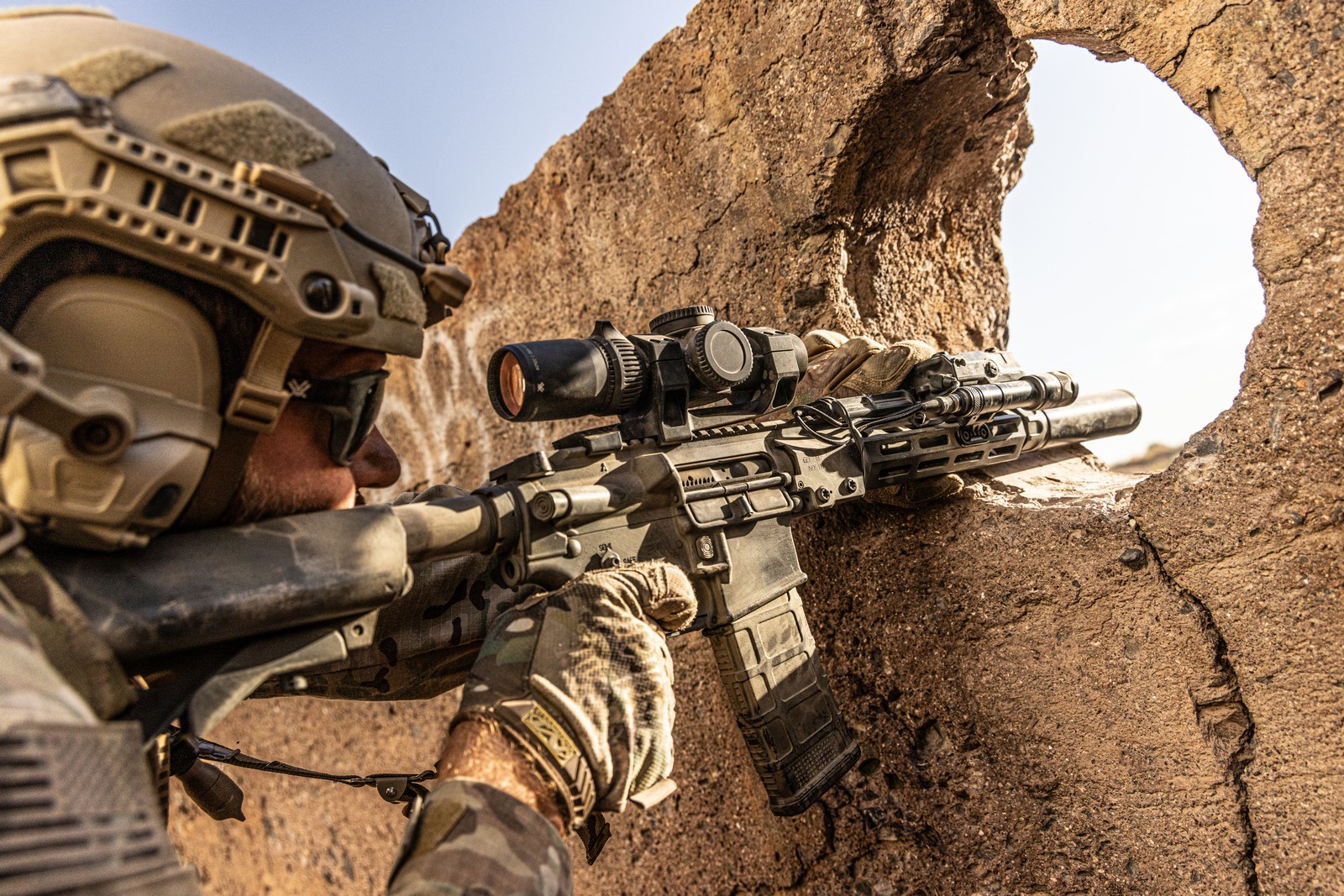 Born from the standards of elite military units, the Vortex AMG® 1-10×24 offers high-power magnification and optical clarity on compact, short-barreled rifles while leaving room on the rail for thermal accessories, lasers, offset red dots
