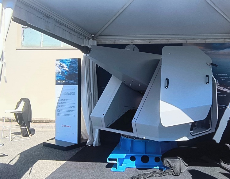 On the opening day of the Seafuture 2025 exhibition in La Spezia, Leonardo presented for the first time the LIONFISH 30 naval turret, equipped with the new X-GUN 30x173 mm machine gun. 
