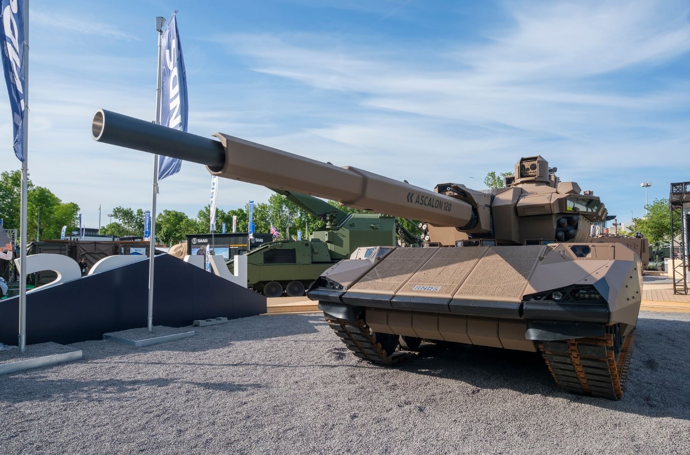 KNDS Unveils CAPINT Main Battle Tank at Eurosatory 2026 as Leclerc Stopgap 