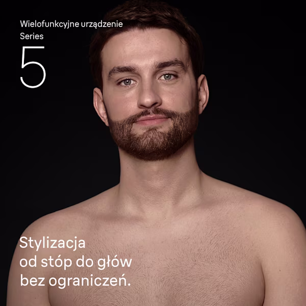 Młody mężczyzna bez koszuli, z brodą, po użyciu wielofunkcyjnego zestawu trymera Braun Series 5 Młody mężczyzna bez koszuli, z brodą, po użyciu wielofunkcyjnego zestawu trymera Braun Series 5
