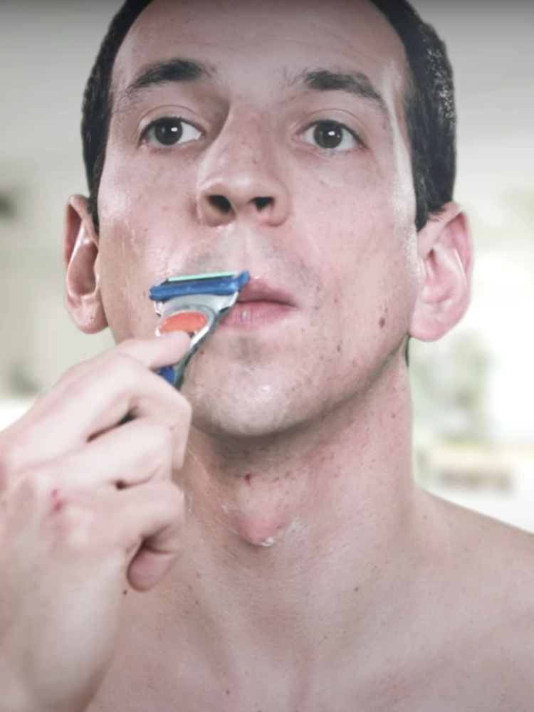 Come evitare di ottenere peli durante la rasatura: tecnologia Gillette Flexball