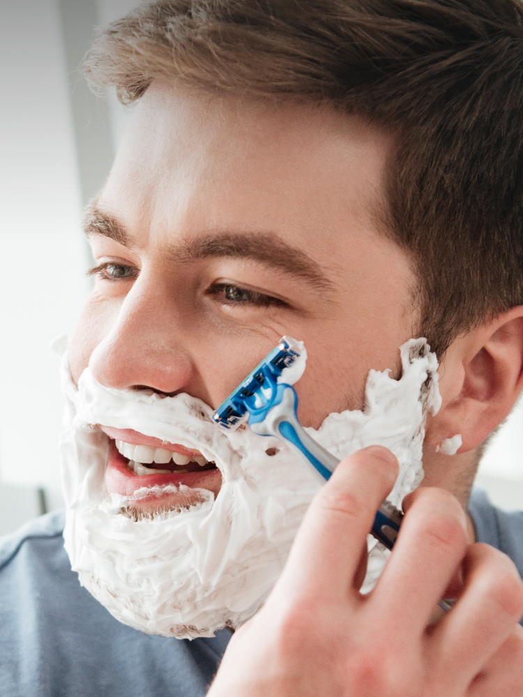 Tips voor scheren van het gezicht bij een ruwe of zware baard-