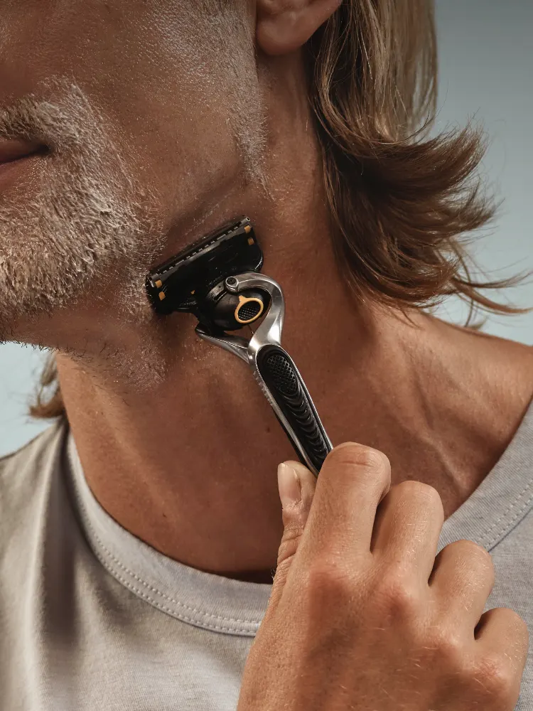 Como prevenir e tratar o ardor ao barbear e irritações causadas pelas lâminas