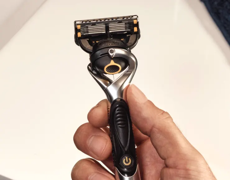 Cabos das máquinas de barbear da gillette: a ciência por detrás das nossas pegas ergonómicas e cabos elétricos