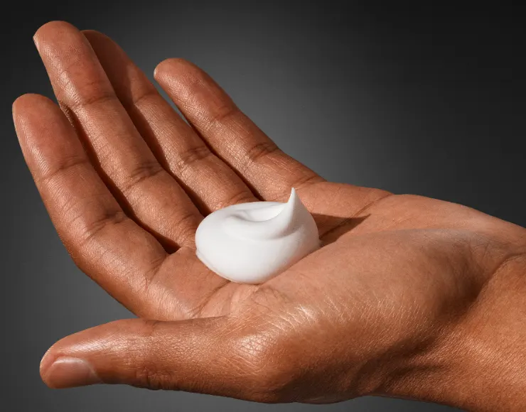 La scienza dietro i gel e le schiume da barba