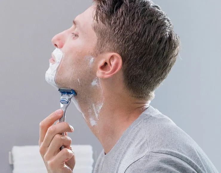 Gillette faz a barba pela primeira vez