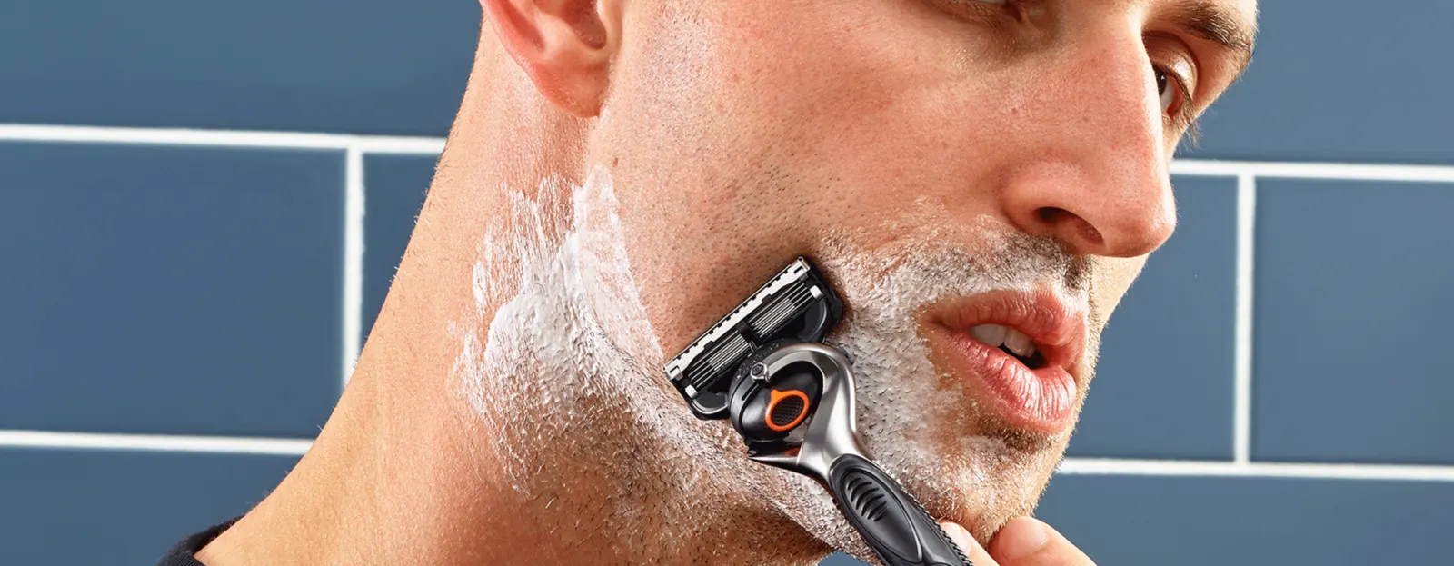 Porque é que mais lâminas para máquina de barbear fazem a diferença: Máquinas de barbear multilâminas da Gillette