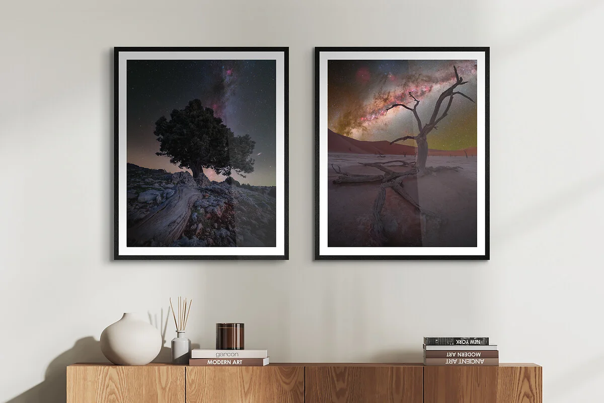 Both motifs were developed on metallic photo paper and presented in a black oak frame with a high-white passe-partout.  