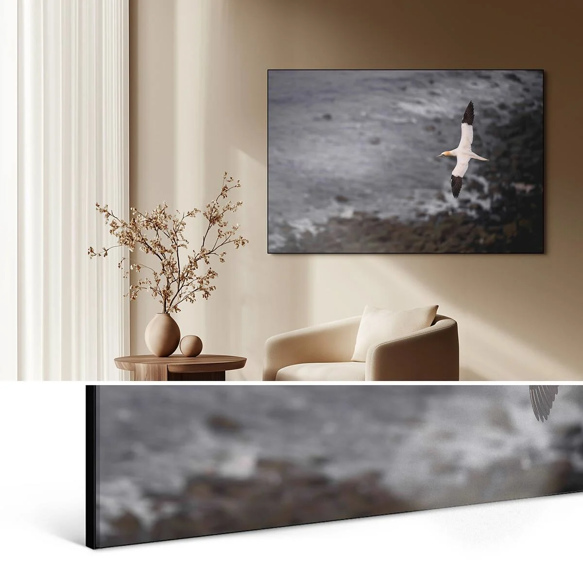 Slimline-Rahmen: Vogel fliegt über Küste