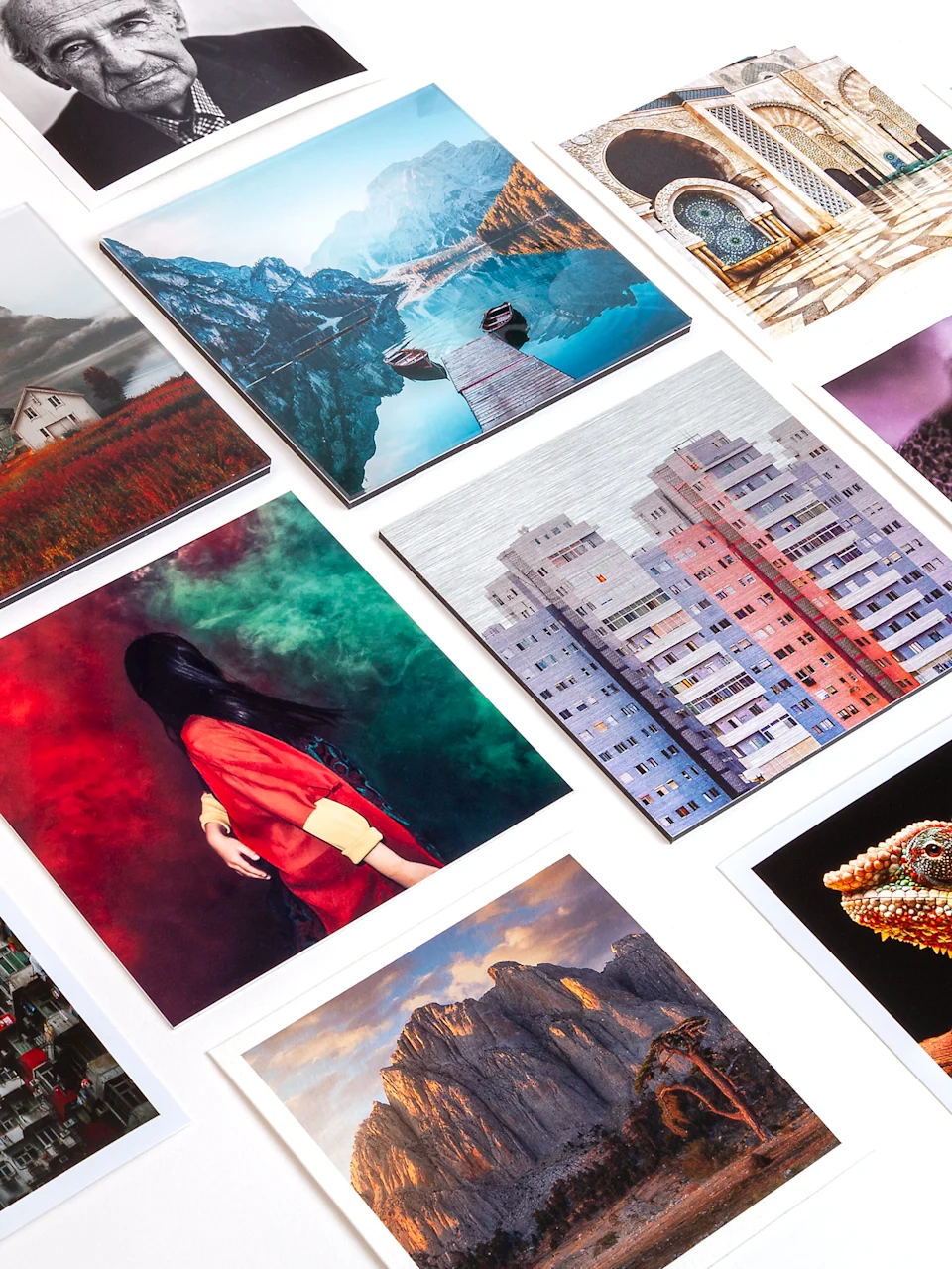 Various motifs that illustrate the content of the Product Assortment Sample Set.