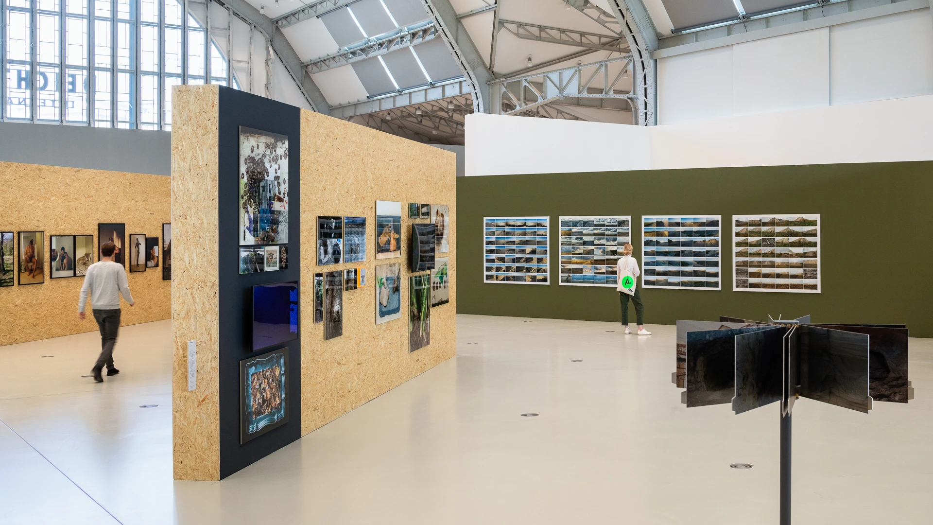 currency exhibition in haus der kunst of the deichtorhallen.