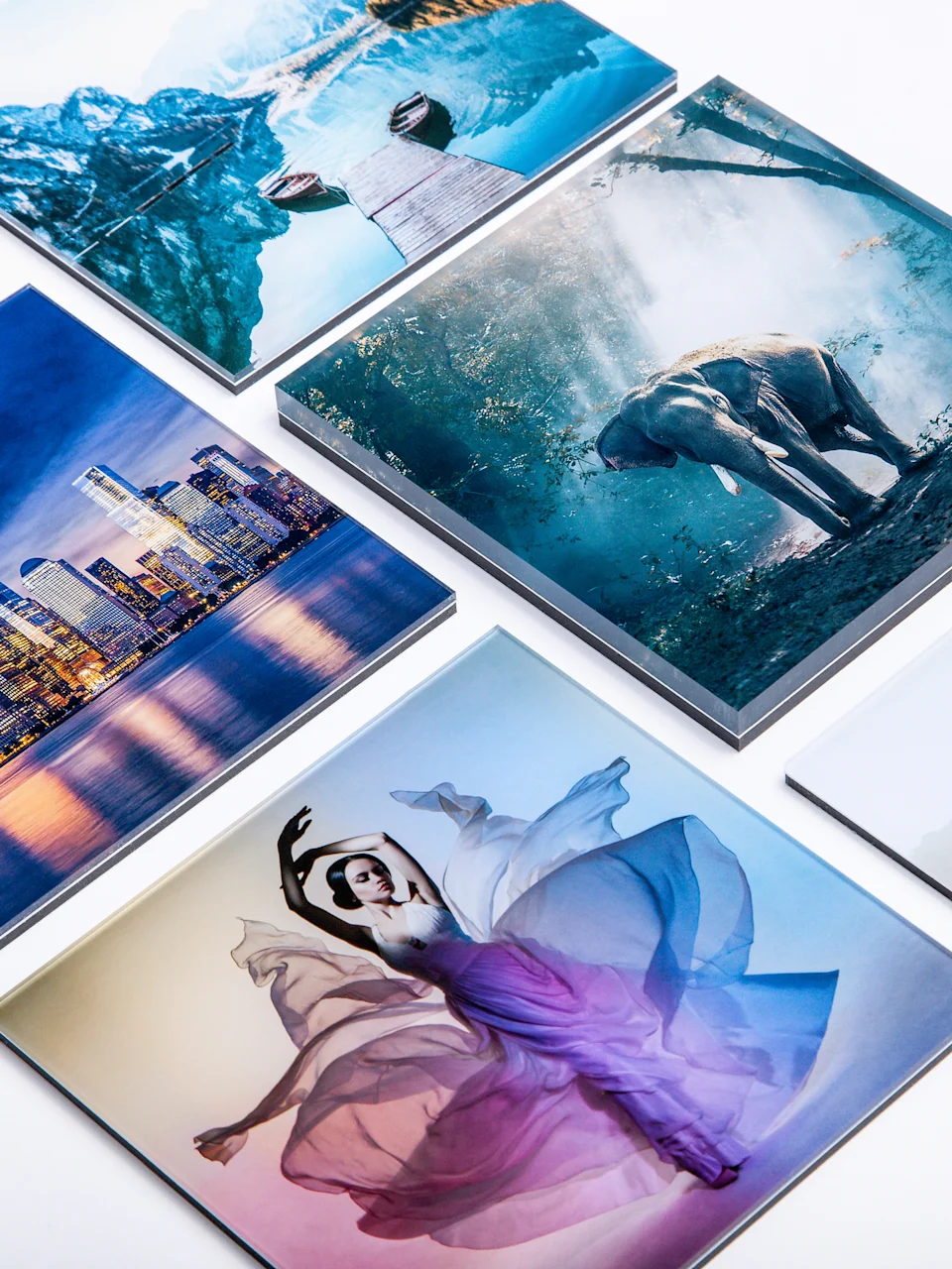 Contents of acrylic sample set (4,3 x 4,3 in. prints of all acrylic products except Masterprint).