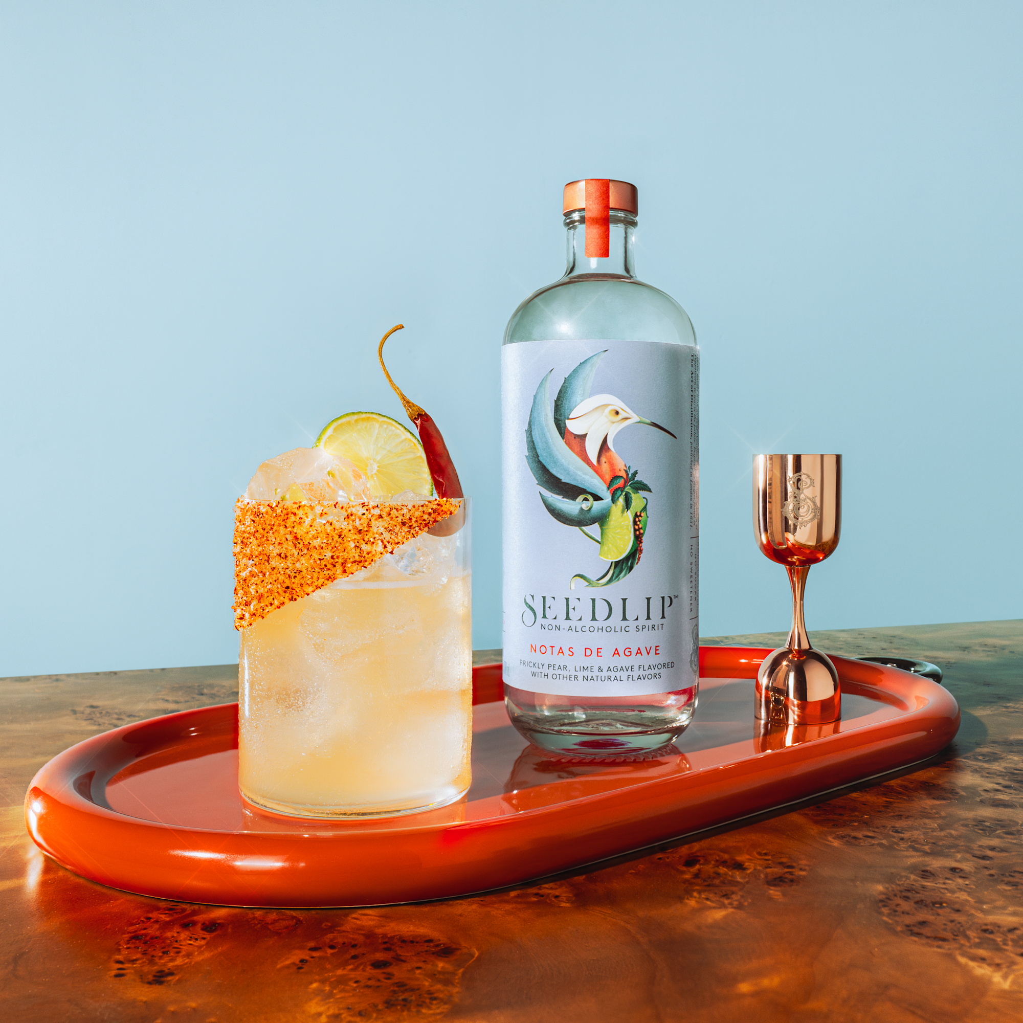 A bottle of Seedlip Notas de agave