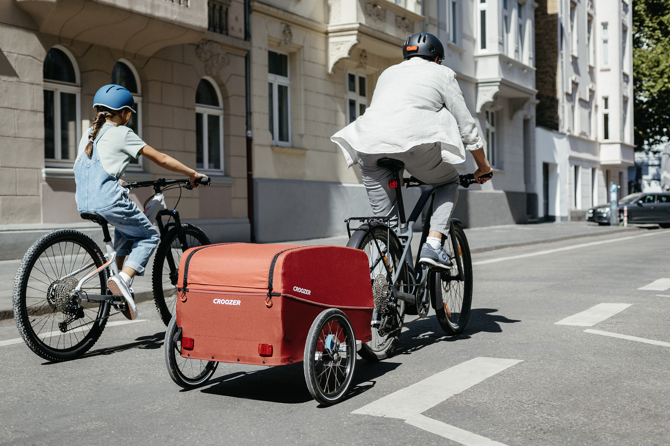 Bicycle trailers for up to 45 kg of cargo or luggage