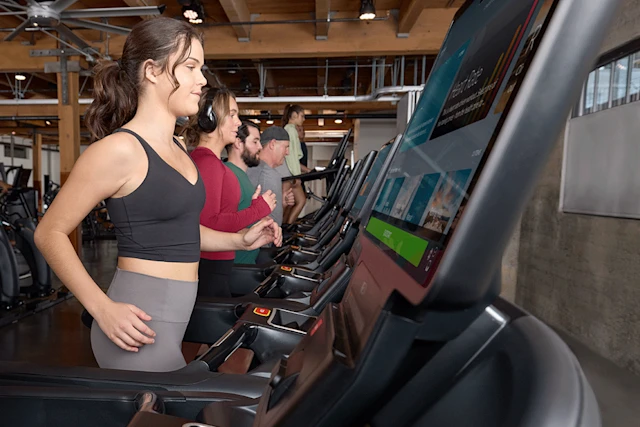 Commercial Club Display Card