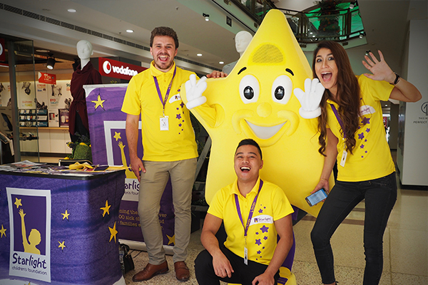 EB Games volunteering at Starlight Day