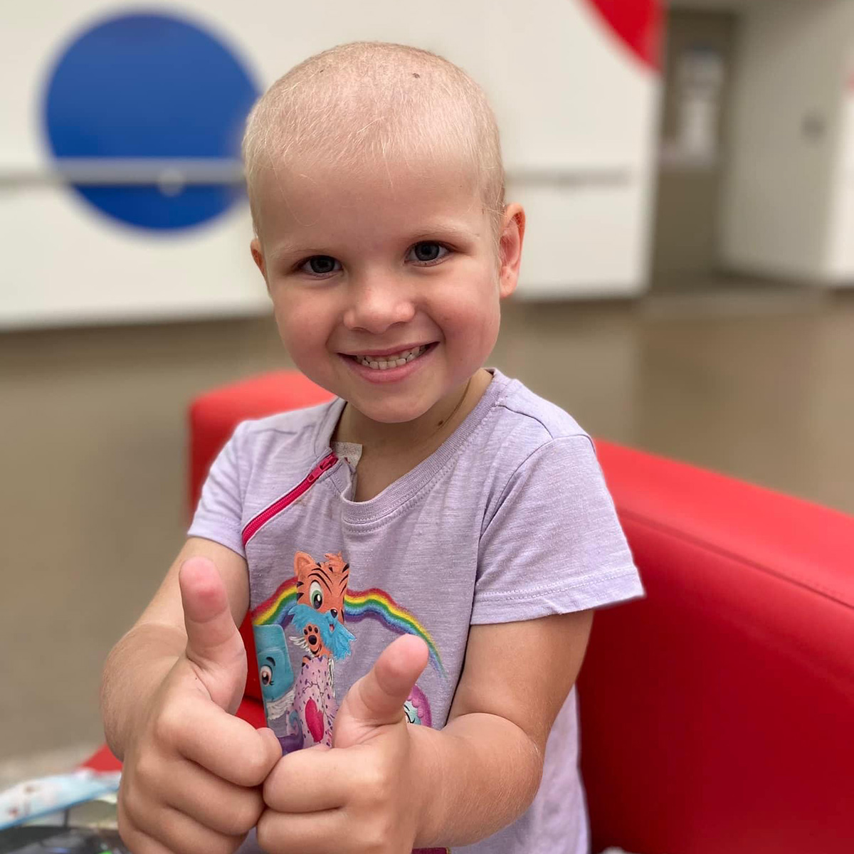 Roxy thumbs up at hospital