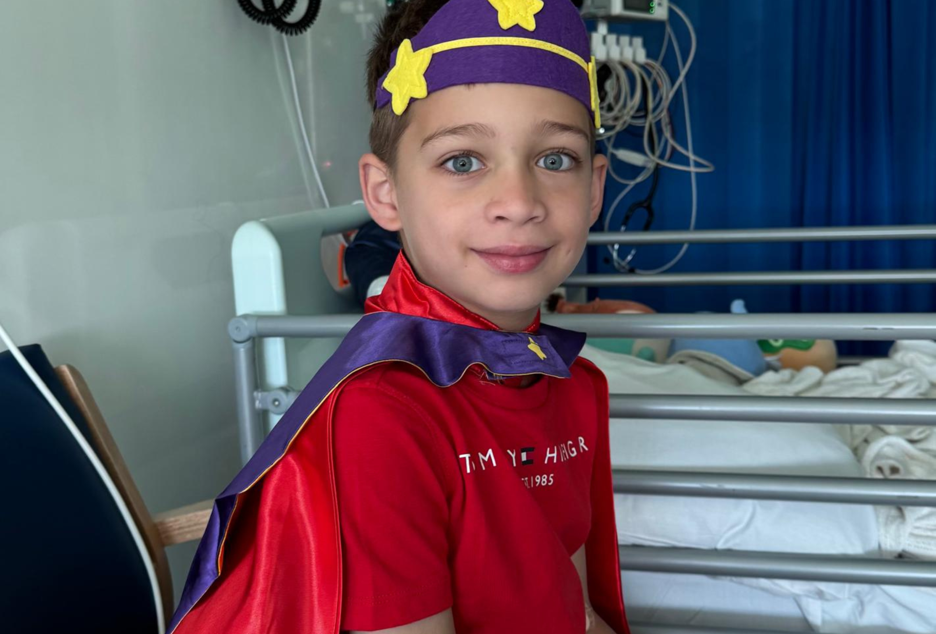 Mateo as Captain Starlight