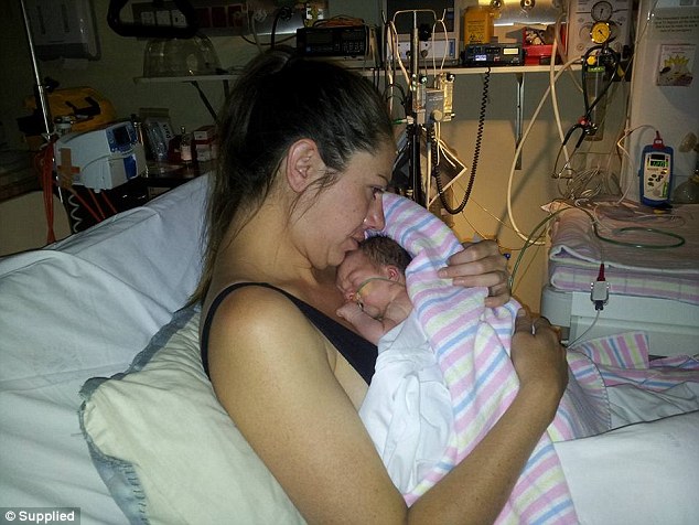 Baby Anabela and her mum