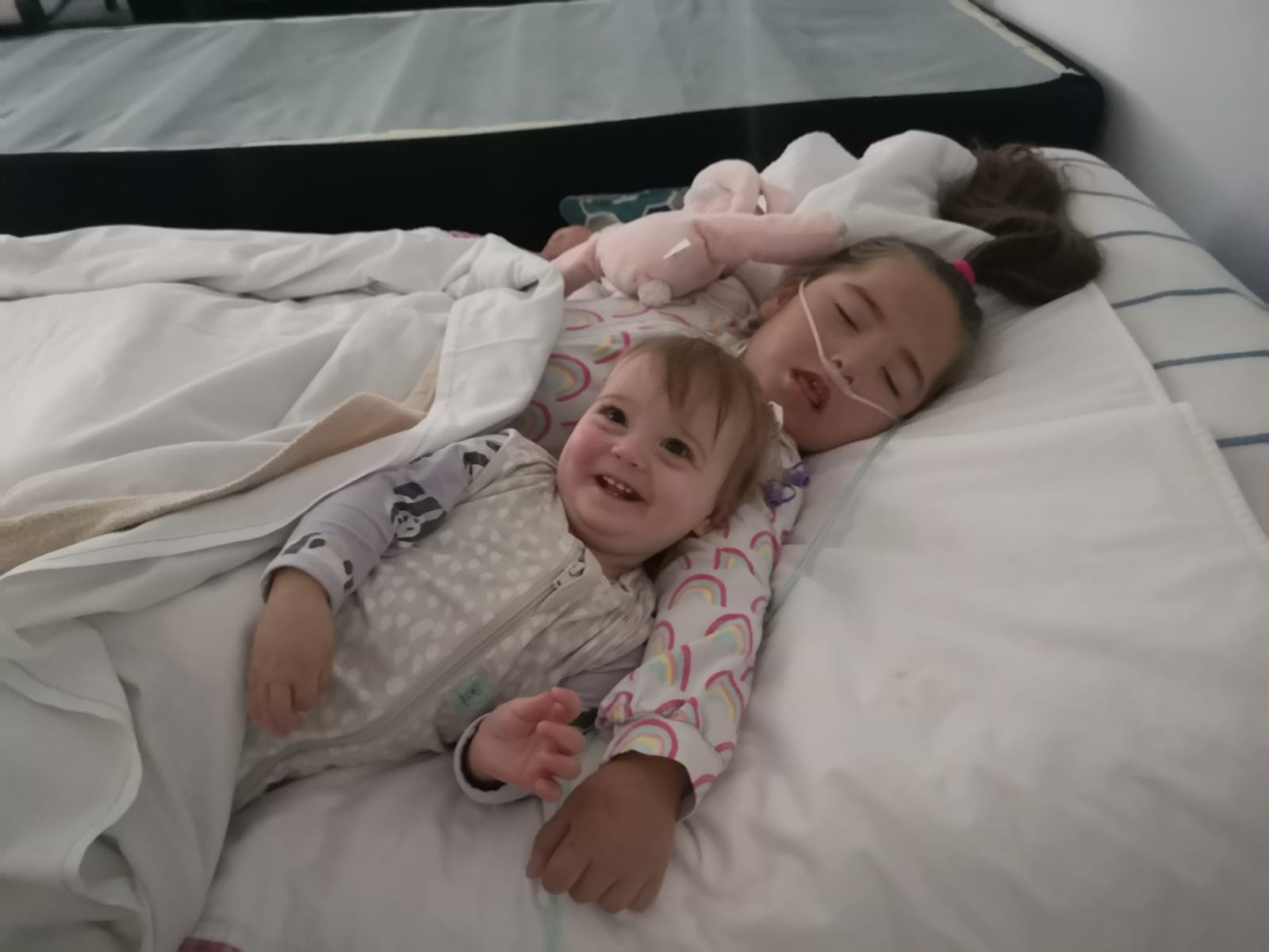 Scarlett sharing a room with her sisters for the first time ever