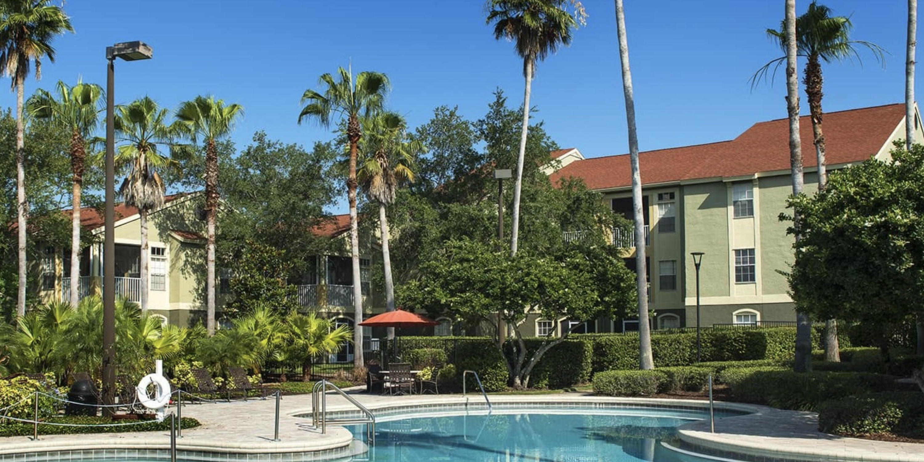 An image of a luxury apartment in Florida that accepts Rhino 