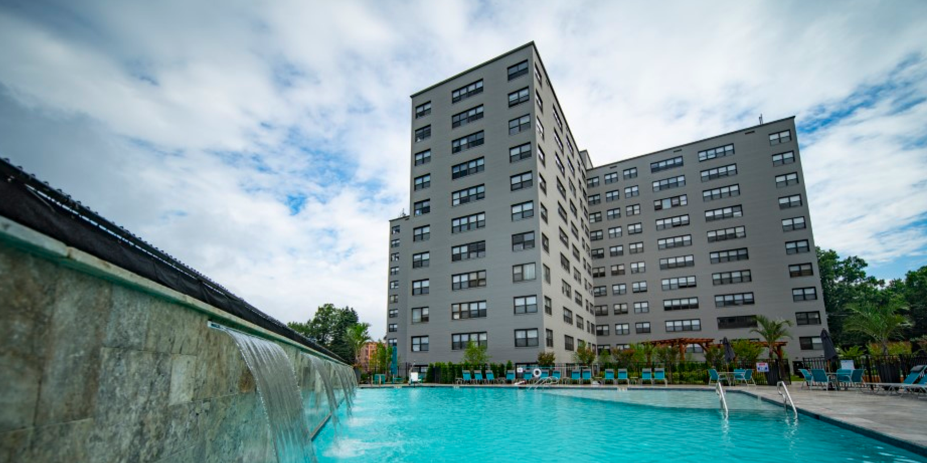 A photo of The Avenue, a luxury apartment building in Philadelphia with no-fee