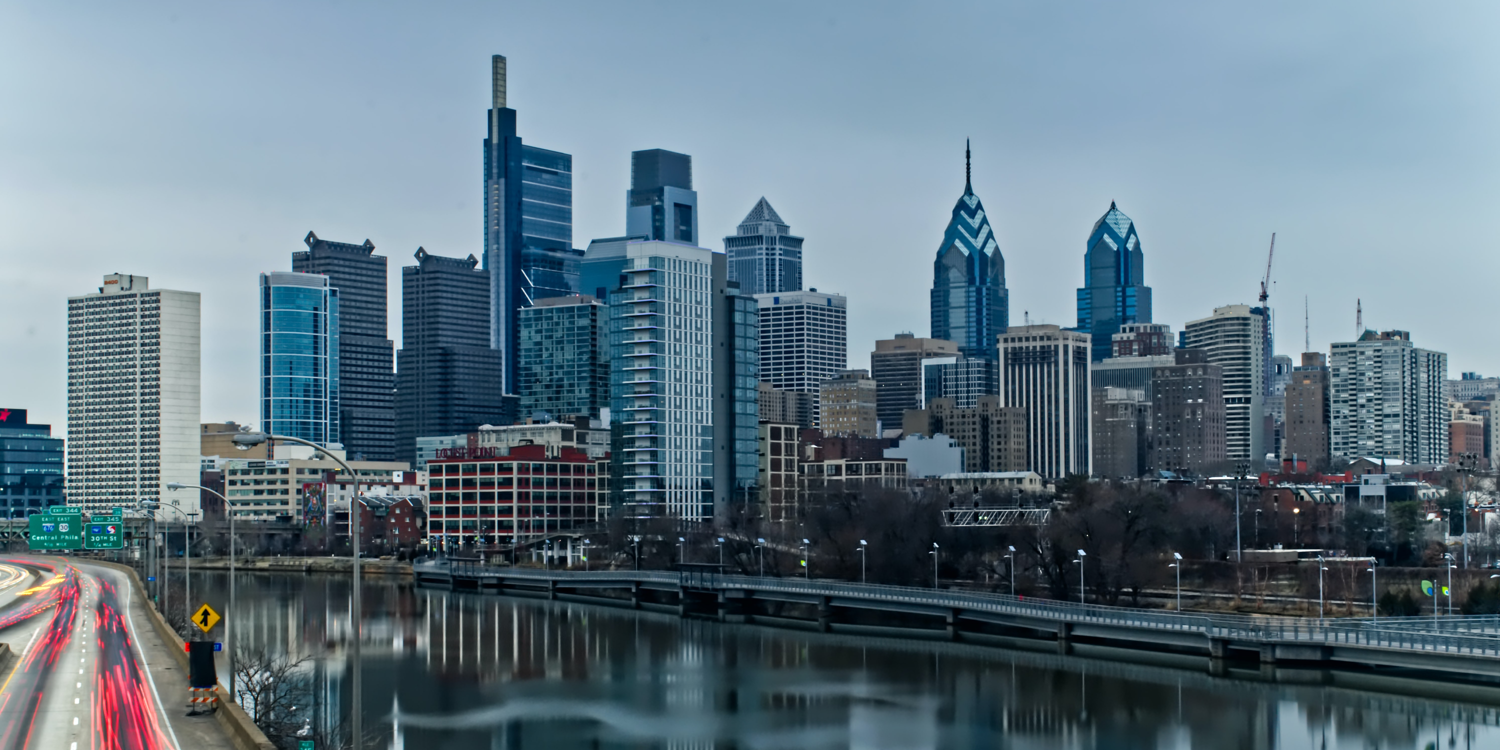 An image of the Philadelphia skyline