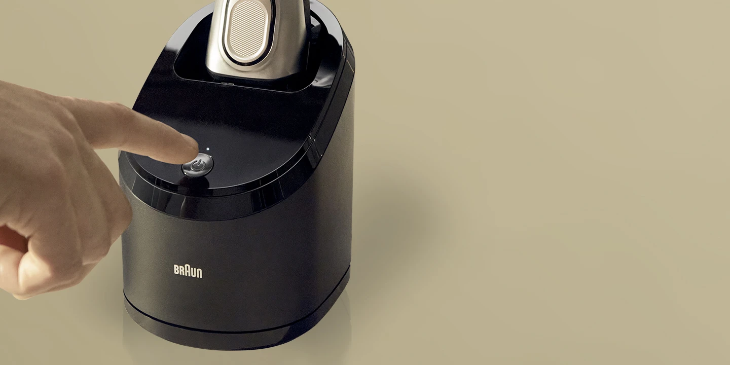 自動アルコール洗浄器 | 電気シェーバー（髭剃り）ならブラウン 