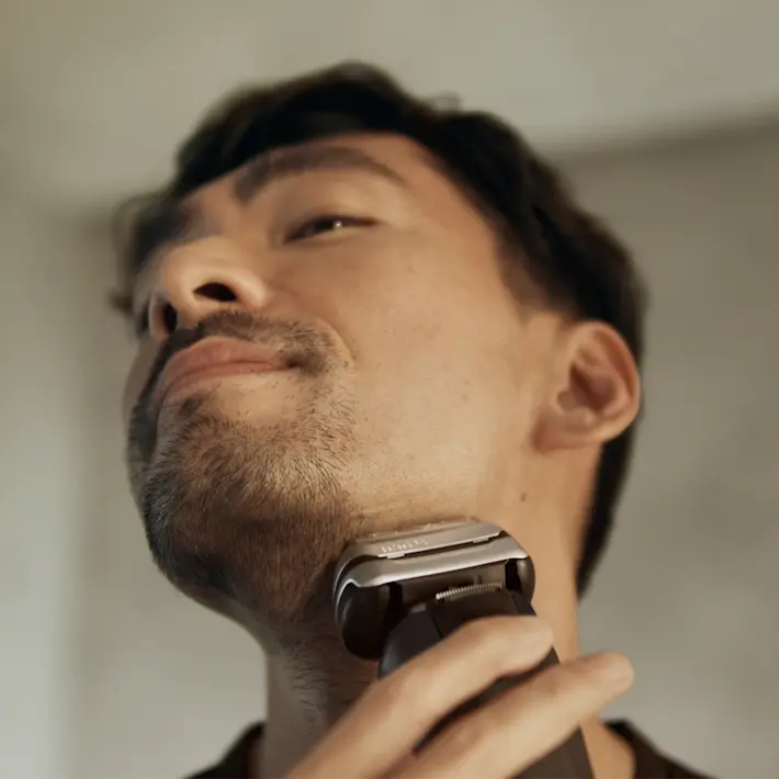コンパクトヘッドで究極の密着性を実現。 コンパクトヘッドで究極の密着性を実現。
