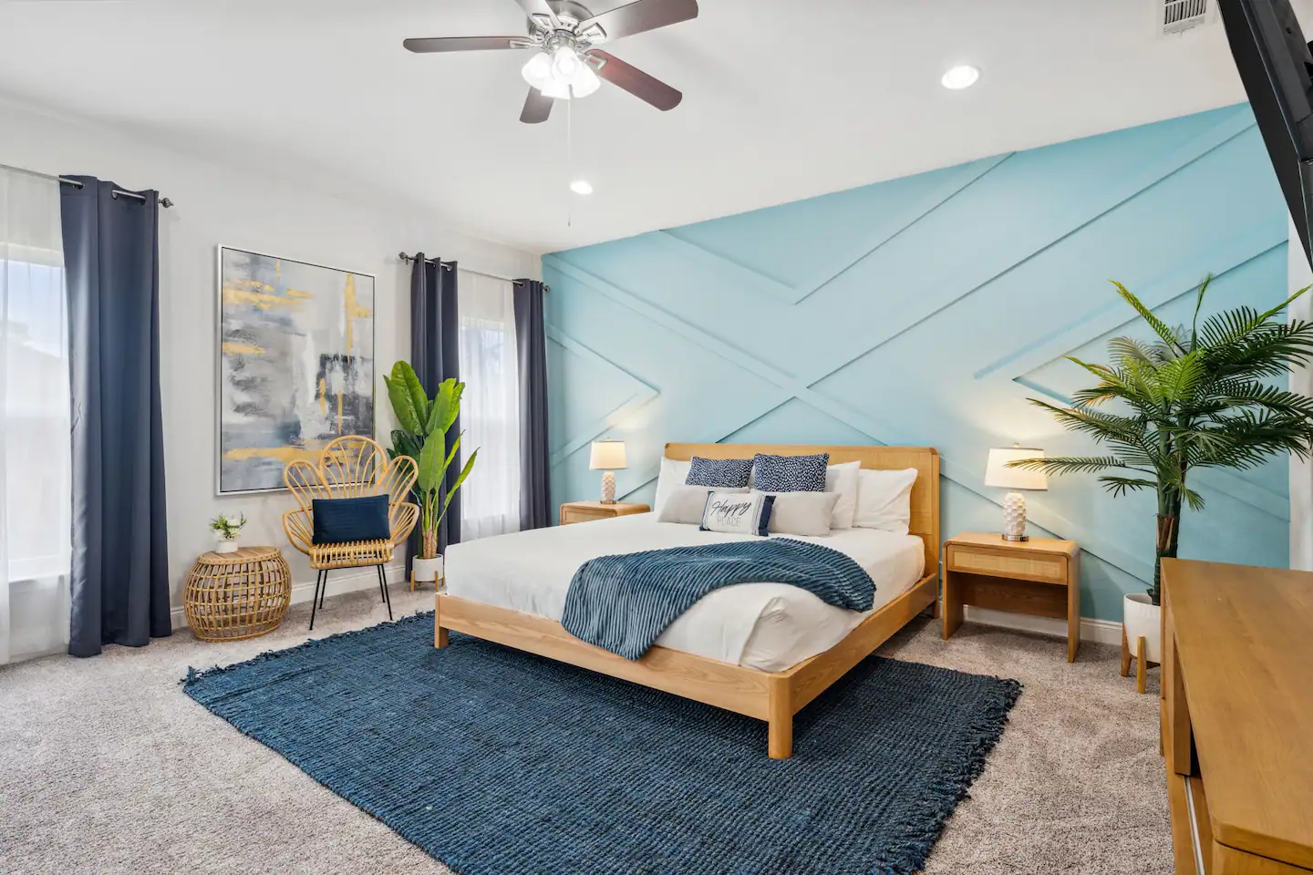 39 Airbnb Master Bedroom Designs (With Photos)