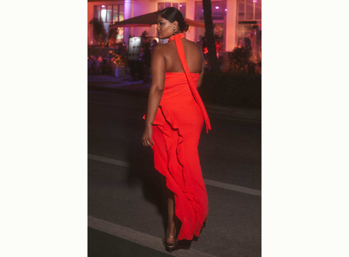 How to Style Asymmetrical Dresses How to Style Asymmetrical Dresses