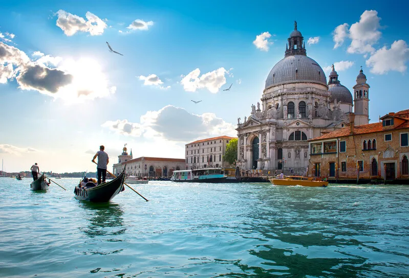 Venezia er en av de mest kjente byene i Veneto, og et must på en ferie i regionen