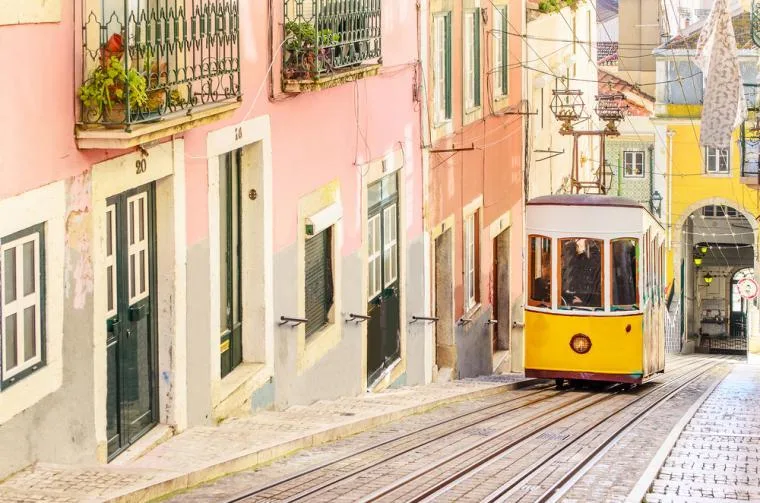 Met de tram naar je vakantiehuis in Lissabon